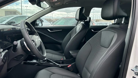 Kia Niro 1.6 GDi HEV 95kW (129CV) Drive