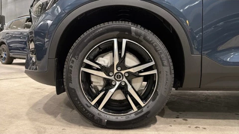 Volvo XC40 B3 G Plus Dark Auto 120 kW (163 CV)