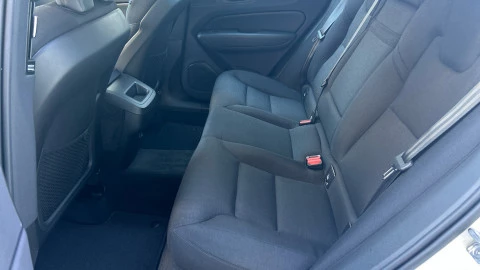 Volvo XC60 2.0 B4 G Momentum Pro Auto