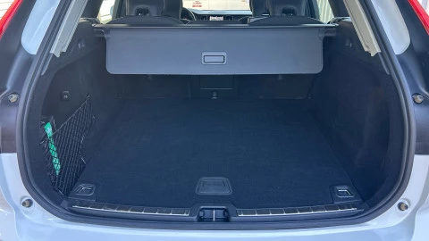 Volvo XC60 2.0 B4 G Momentum Pro Auto