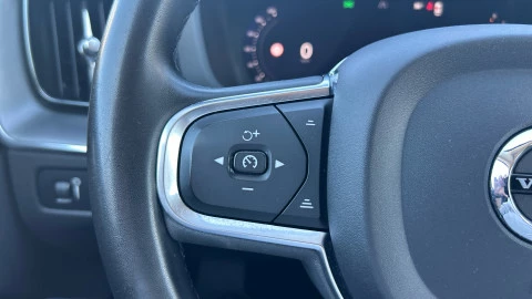 Volvo XC60 2.0 B4 G Momentum Pro Auto