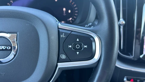 Volvo XC60 2.0 B4 G Momentum Pro Auto