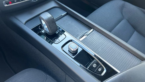 Volvo XC60 2.0 B4 G Momentum Pro Auto