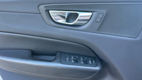 Volvo XC60 2.0 B4 G Momentum Pro Auto