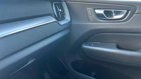 Volvo XC60 2.0 B4 G Momentum Pro Auto