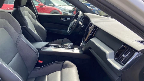 Volvo XC60 2.0 T6 AWD Recharge Plus Dark Auto