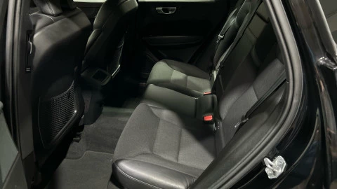 Volvo XC60 2.0 B4 D AWD Momentum Pro Auto