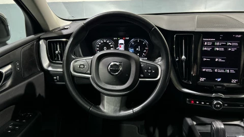 Volvo XC60 2.0 B4 D AWD Momentum Pro Auto