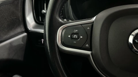 Volvo XC60 2.0 B4 D AWD Momentum Pro Auto