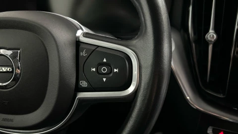 Volvo XC60 2.0 B4 D AWD Momentum Pro Auto