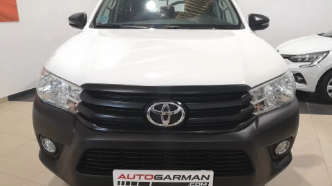 Toyota Hilux 2.4 D4D Cabina Doble GX