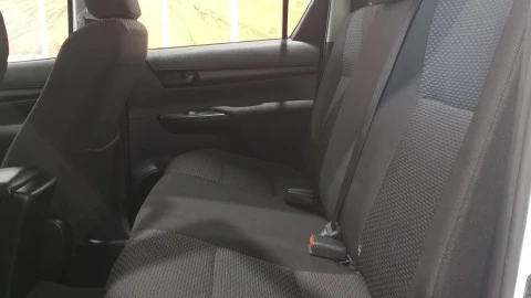 Toyota Hilux 2.4 D4D Cabina Doble GX