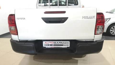 Toyota Hilux 2.4 D4D Cabina Doble GX