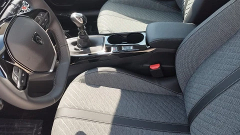 Peugeot 208 Allure Gasolina 100 S&S 6 Vel. MAN