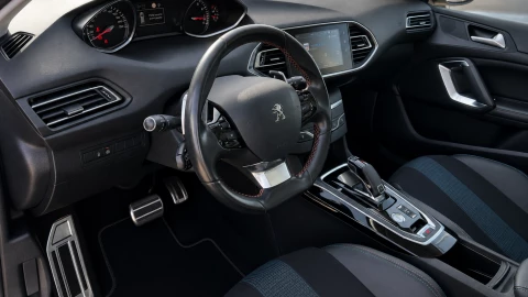 Peugeot 308 5p Tech Edition PureTech 130 S&S EAT8