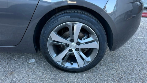 Peugeot 308 5p Tech Edition PureTech 130 S&S EAT8