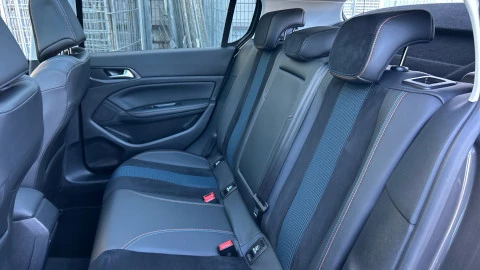 Peugeot 308 5p Tech Edition PureTech 130 S&S EAT8