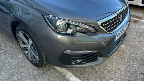 Peugeot 308 5p Tech Edition PureTech 130 S&S EAT8