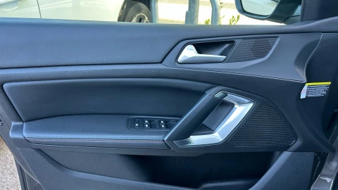 Peugeot 308 5p Tech Edition PureTech 130 S&S EAT8