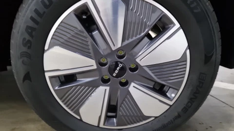 EBRO S400 1.5 DHE HEV Excellence CVT