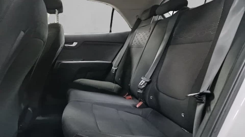 Kia Rio 1.2 CVVT 62kW (84CV) Concept