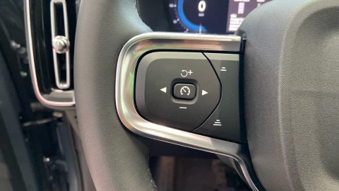 Volvo XC40 Recharge Twin Eléctrico Plus Auto AWD