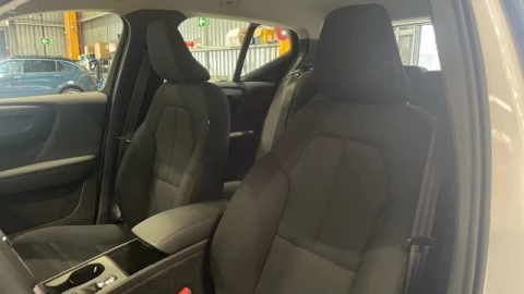 Volvo XC40 B3 G Essential Auto 120 kW (163 CV)