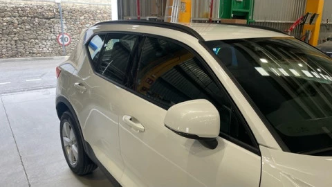 Volvo XC40 B3 G Essential Auto 120 kW (163 CV)