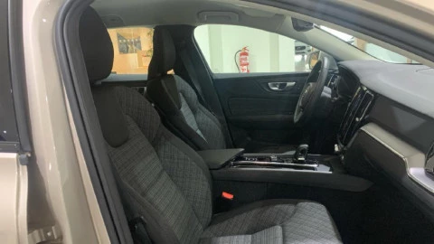 Volvo V60 Cross Country 2.0 B4 (D) AWD Cross Country Core Auto