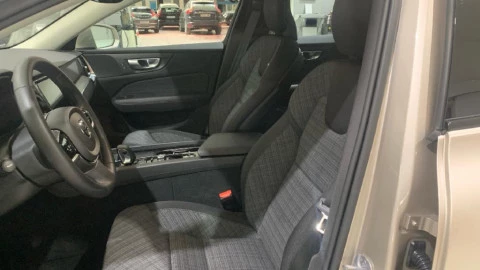 Volvo V60 Cross Country 2.0 B4 (D) AWD Cross Country Core Auto