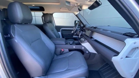 Land Rover Defender 3.0 D200 SE 90 Auto 4WD MHEV