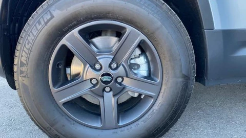 Land Rover Defender 3.0 D200 SE 90 Auto 4WD MHEV