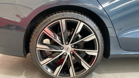 Volvo S60 B4(G) FWD Ultimate Dark Auto