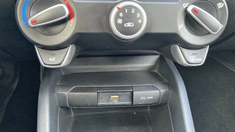 Kia Stonic 1.0 T-GDi 74kW MHEV iMT Concept Plus