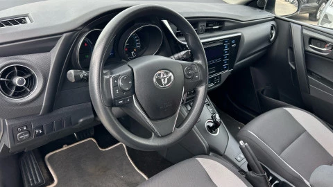 Toyota Auris 1.8 140H Hybrid Business