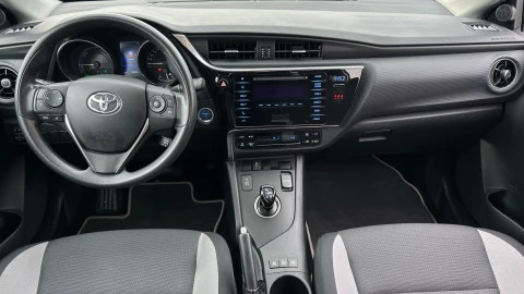 Toyota Auris 1.8 140H Hybrid Business