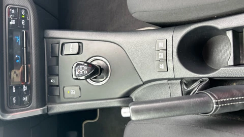 Toyota Auris 1.8 140H Hybrid Business