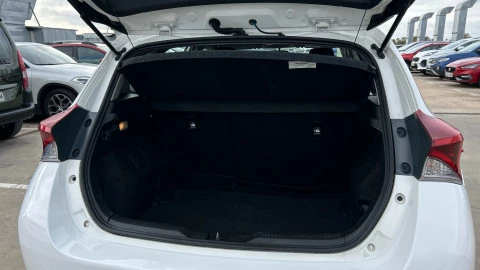 Toyota Auris 1.8 140H Hybrid Business