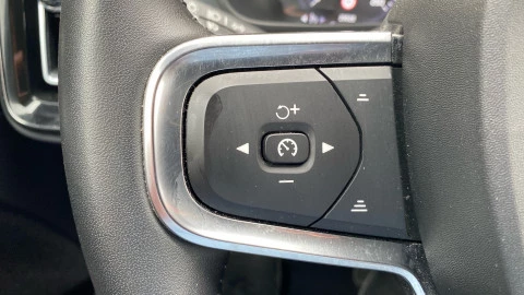 Volvo XC40 1.5 T2 Momentum Pro Auto