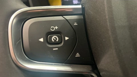 Volvo XC40 B3 G Core Auto 120 kW (163 CV)