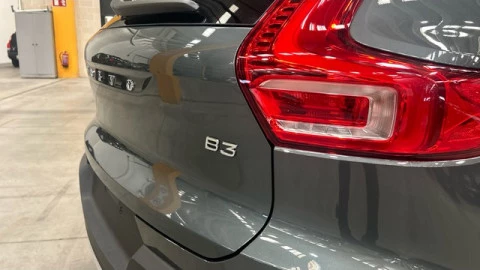 Volvo XC40 B3 G Core Auto 120 kW (163 CV)