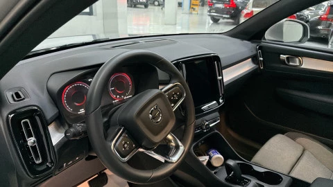 Volvo XC40 T4 PHEV Recharge Core Auto 155 kW (211 CV)