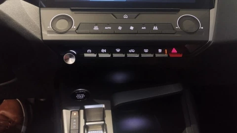 Peugeot 308 5P Style Hybrid 136 e-DCS6