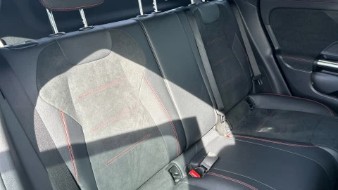 Mercedes-Benz GLA GLA 200 D