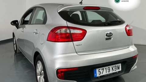 Kia Rio 1.2 CVVT 62kW (84CV) Concept