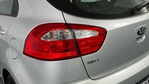 Kia Rio 1.2 CVVT 62kW (84CV) Concept