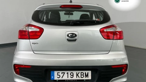Kia Rio 1.2 CVVT 62kW (84CV) Concept