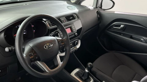 Kia Rio 1.2 CVVT 62kW (84CV) Concept