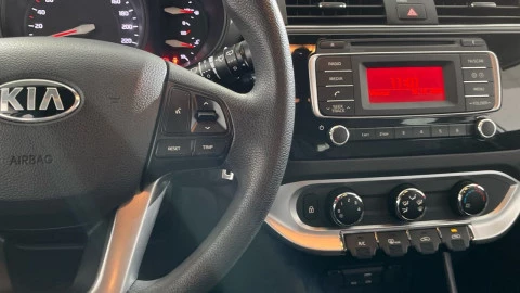 Kia Rio 1.2 CVVT 62kW (84CV) Concept