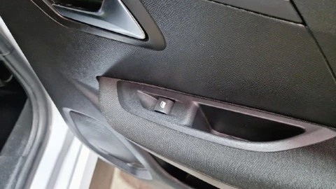 Peugeot 208 BlueHDi 73kW (100CV) Active Pack